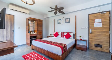 Zense Candolim Room Type - Premium Deluxe With Terrace