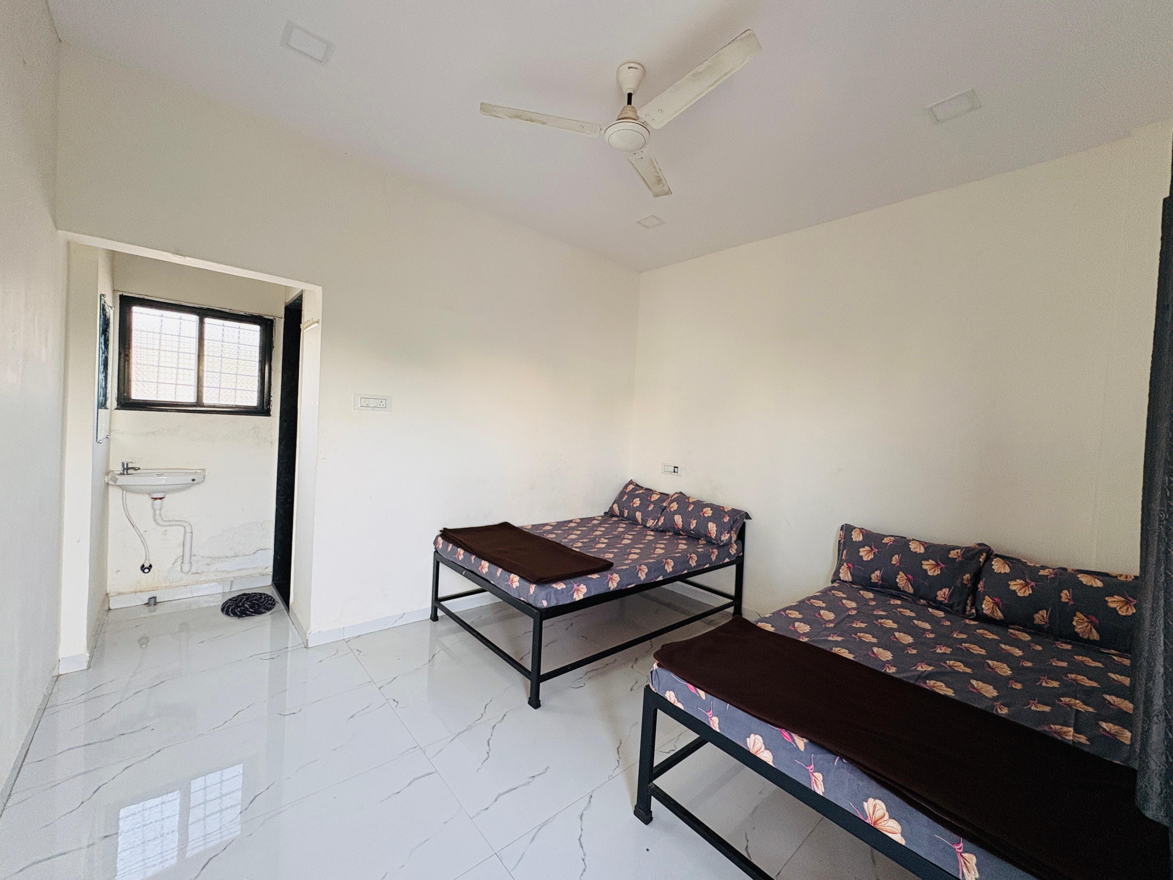 Martand Bhaktniwas & Lodging - Tap to explore photos