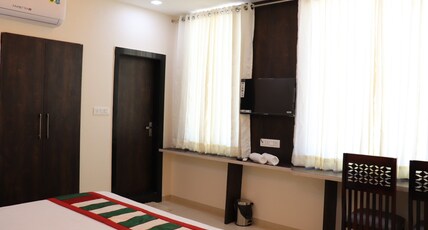 Hotel Dazzle Room Type - Deluxe Room