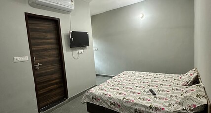 Private and Peaceful Studio in Sector 86 Gurgaon Room Type - Bedroom