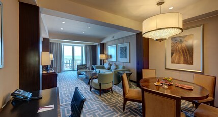 Crowne Plaza DUQM Room Type - 1 King Diplomatic Suite with Balcony