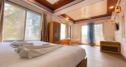 Panchavati Beachfront Resort Nagaon Beach Room Type - Deluxe Family Room With Balcony