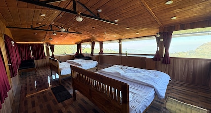 11 HAVEN STREET Room Type - 360 Glass Mountain view Room