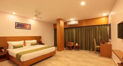 Hotel Park Residency Room Type - Deluxe King AC