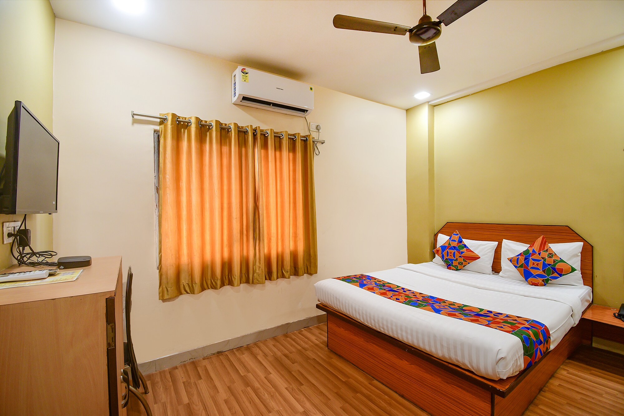 FabHotel Kamala Inn - Dankuni - Tap to explore photos