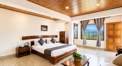 Sparrow Cherry Resort 2 min walk To MG Marg Room Type - Executive King with Balcony Majestic Mountain View of Kanchenjunga Sparrow Cherry Resort 2 min walk To MG Marg Room Type - Executive King with Balcony Majestic Mountain View of Kanchenjunga