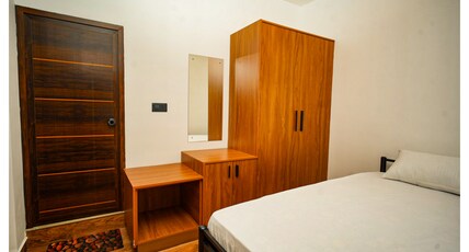 Athidhi Comfort E Premium Hostel Bed & Breakfast Room Type - Bedroom E
