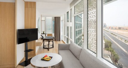 Crowne Plaza JEDDAH AL SALAM Room Type - 1 King Junior Suite Club Floor Crowne Plaza JEDDAH AL SALAM Room Type - 1 King Junior Suite Club Floor