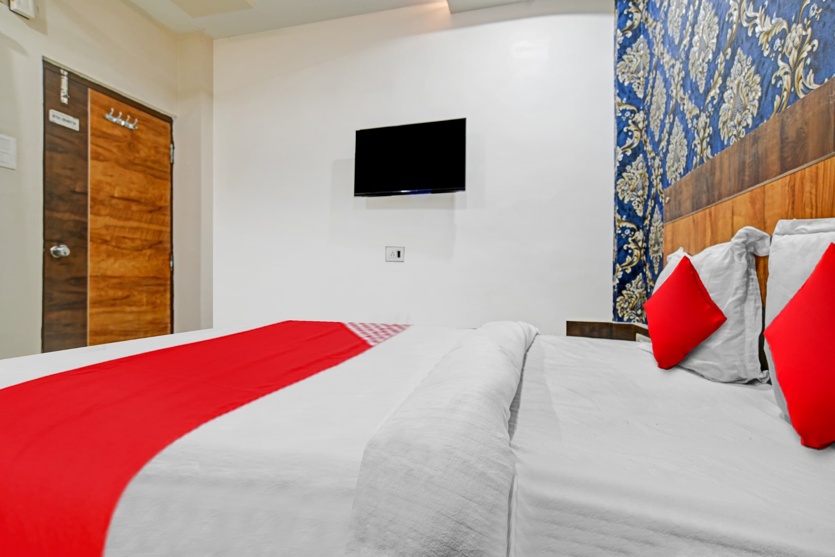 Hote O Blue Wings - Tap to explore photos