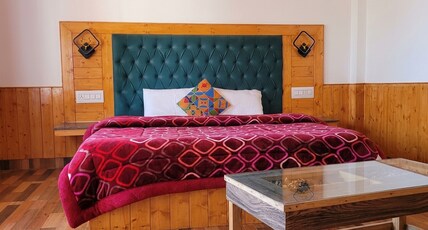 MOUNTAIN LODGE Room Type - Deluxe Room with Mountain View