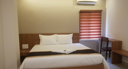 The Golden Suites Room Type - Deluxe Room AC The Golden Suites Room Type - Deluxe Room AC