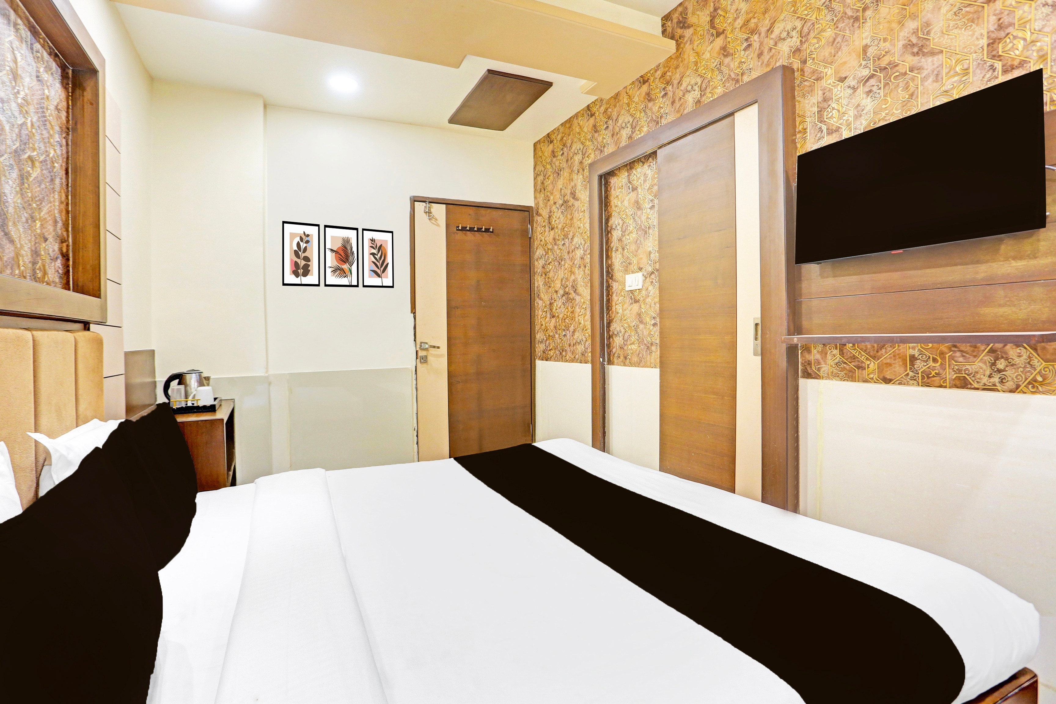 Hotel O Kesarganj Formerly Suman Palace - Tap to explore photos