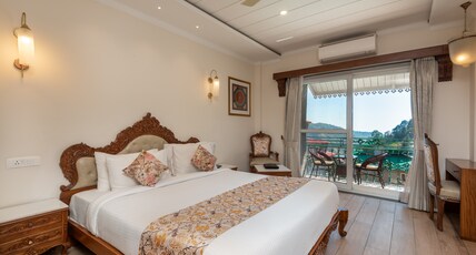 Quality Inn by Lawrence Room Type - Mountain View Premium Room with Balcony