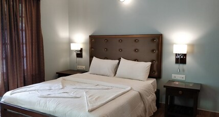 Crown Villa Vagator| Rooms Near the Beach Room Type - LUXURY DELUXE ROOM