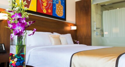 Monotel Luxury Business Hotel Room Type - Queen Room (NON SMOKING)