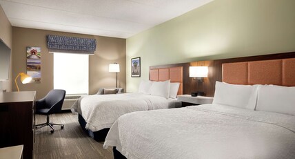 Hampton Inn & Suites Frederick-Fort Detrick Room Type - 2 QNS - NON SMOKING