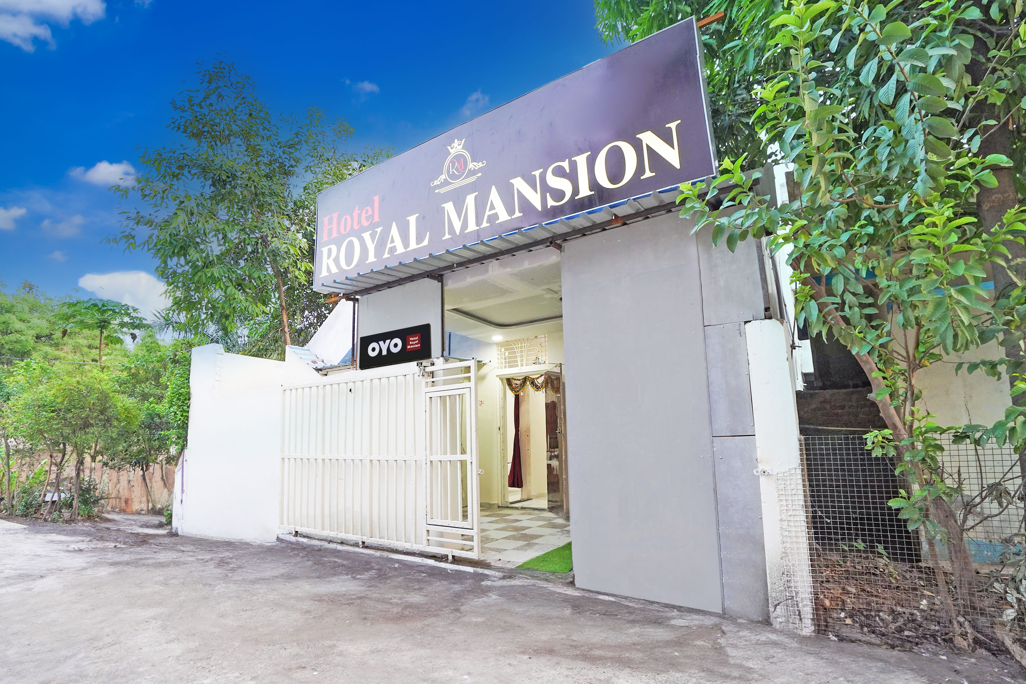 Hotel O Royal Mansion - Tap to explore photos