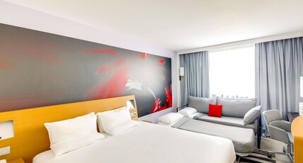 NOVOTEL PARIS MONTPARNASSE Room Type - Family Classic Room with 1 double bed and 1 double sofa bed NOVOTEL PARIS MONTPARNASSE Room Type - Family Classic Room with 1 double bed and 1 double sofa bed