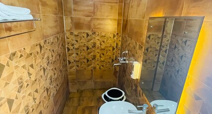 MAHARAJA HOTEL & BANQUET Room Type - EXECUTIVE ROOM