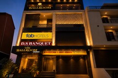 FabHotel Prime The Ballroom - Near GD Goenka University