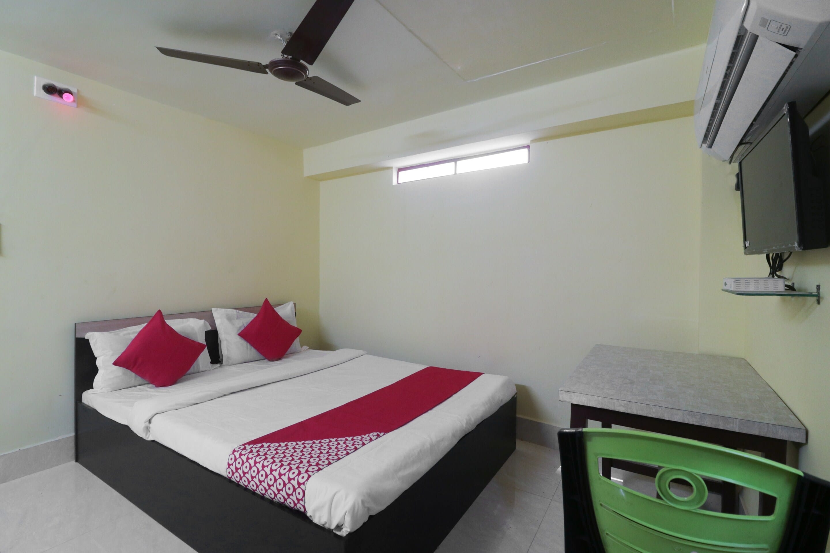 Hotel O by OYO Shyam Guest House - Tap to explore photos