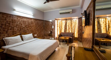 Mansar Hotel Room Type - Deluxe Room