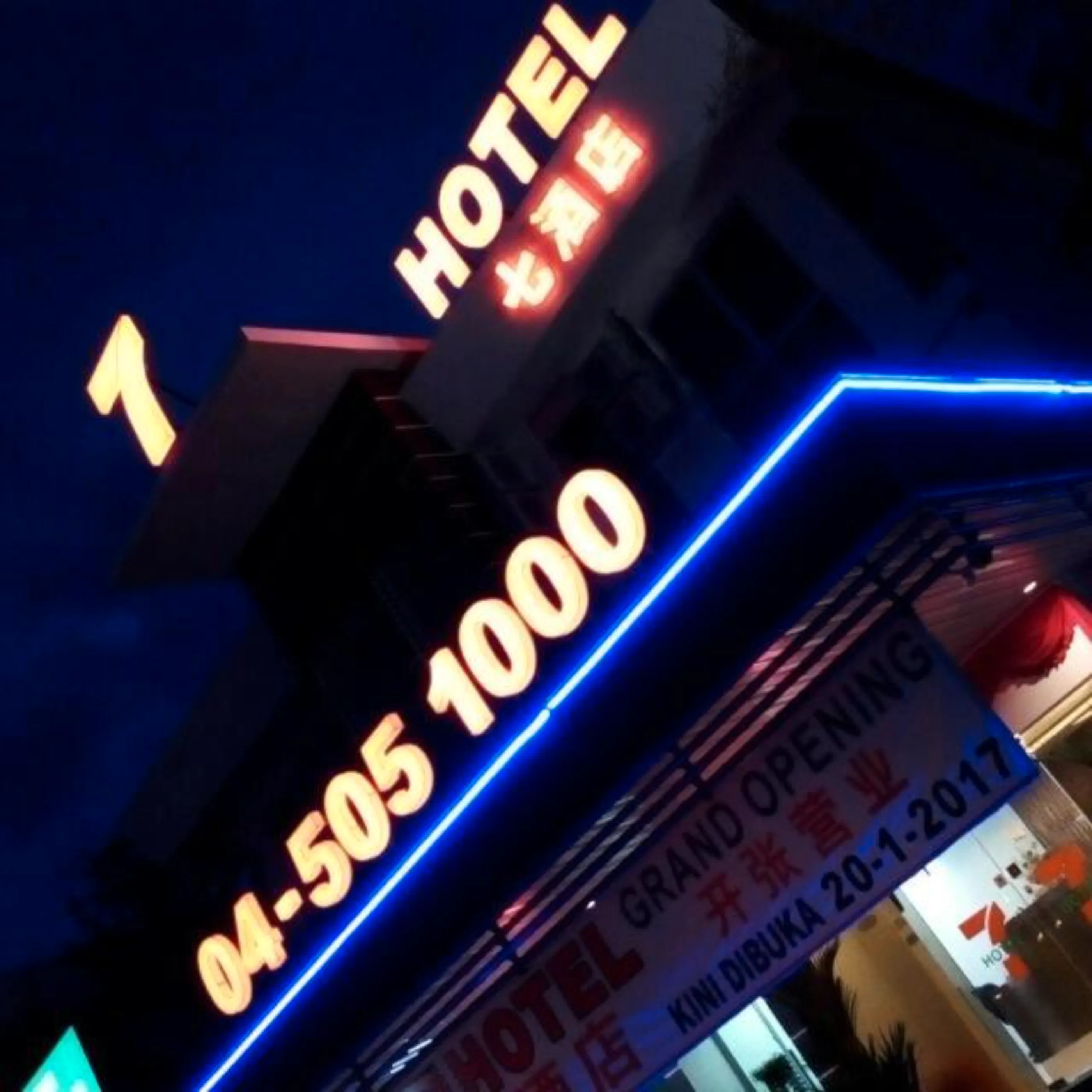 7 HOTEL - Tap to explore photos