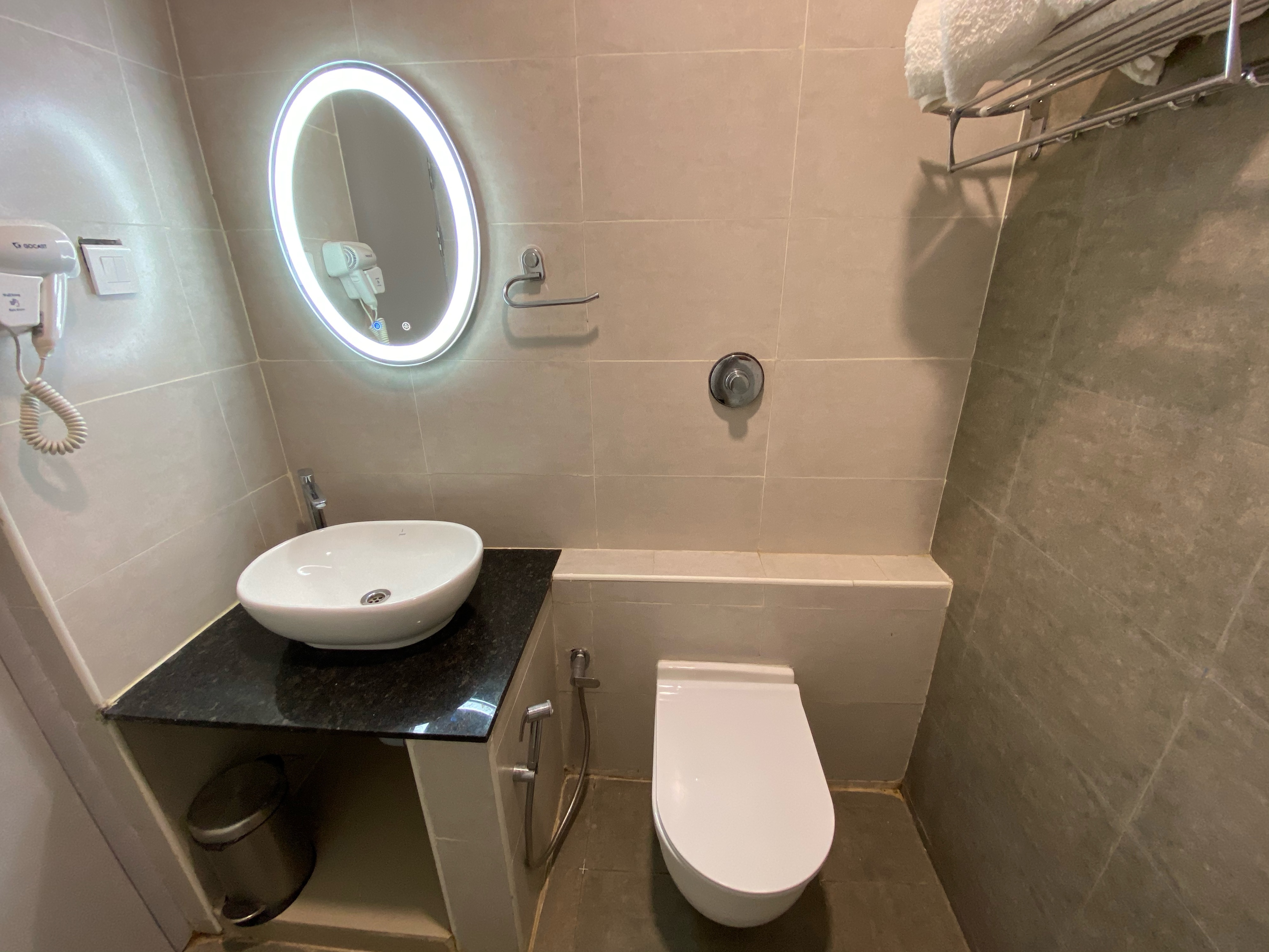 Le Shiv Executive Suite - Tap to explore photos