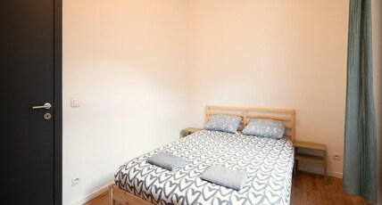 Spacious Riverside Apartment for 9 Room Type - Spacious Riverside Apartment for 9