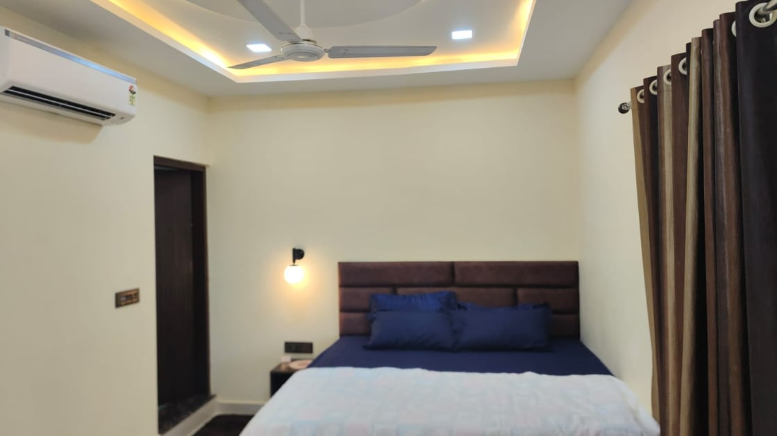 Krsna's Homestay - Tap to explore photos