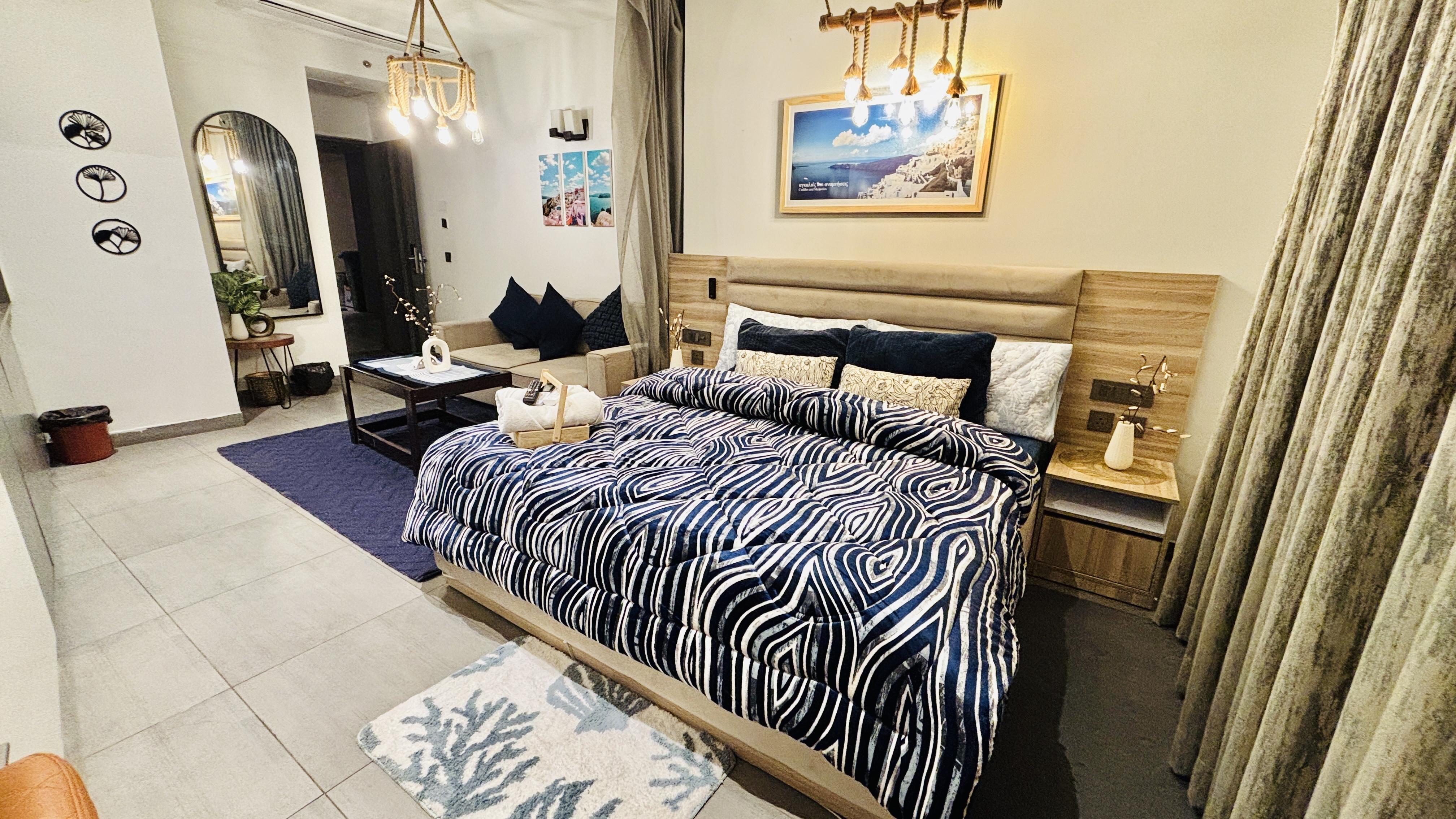 Cozy Corner|couples friendly|luxury studio - Tap to explore photos
