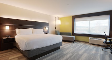 Holiday Inn Express Oneonta Room Type - 1 King Standard