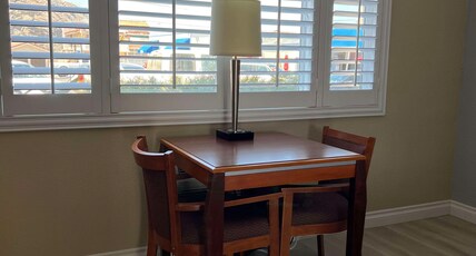Best Western Tradewinds Room Type - 1 King Bed, Non-Smoking, Partial Ocean View, Refrigerator, Wi-Fi, Full Breakfast