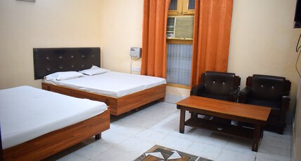 Hotel Golden Room Type - Four Bed AC Room