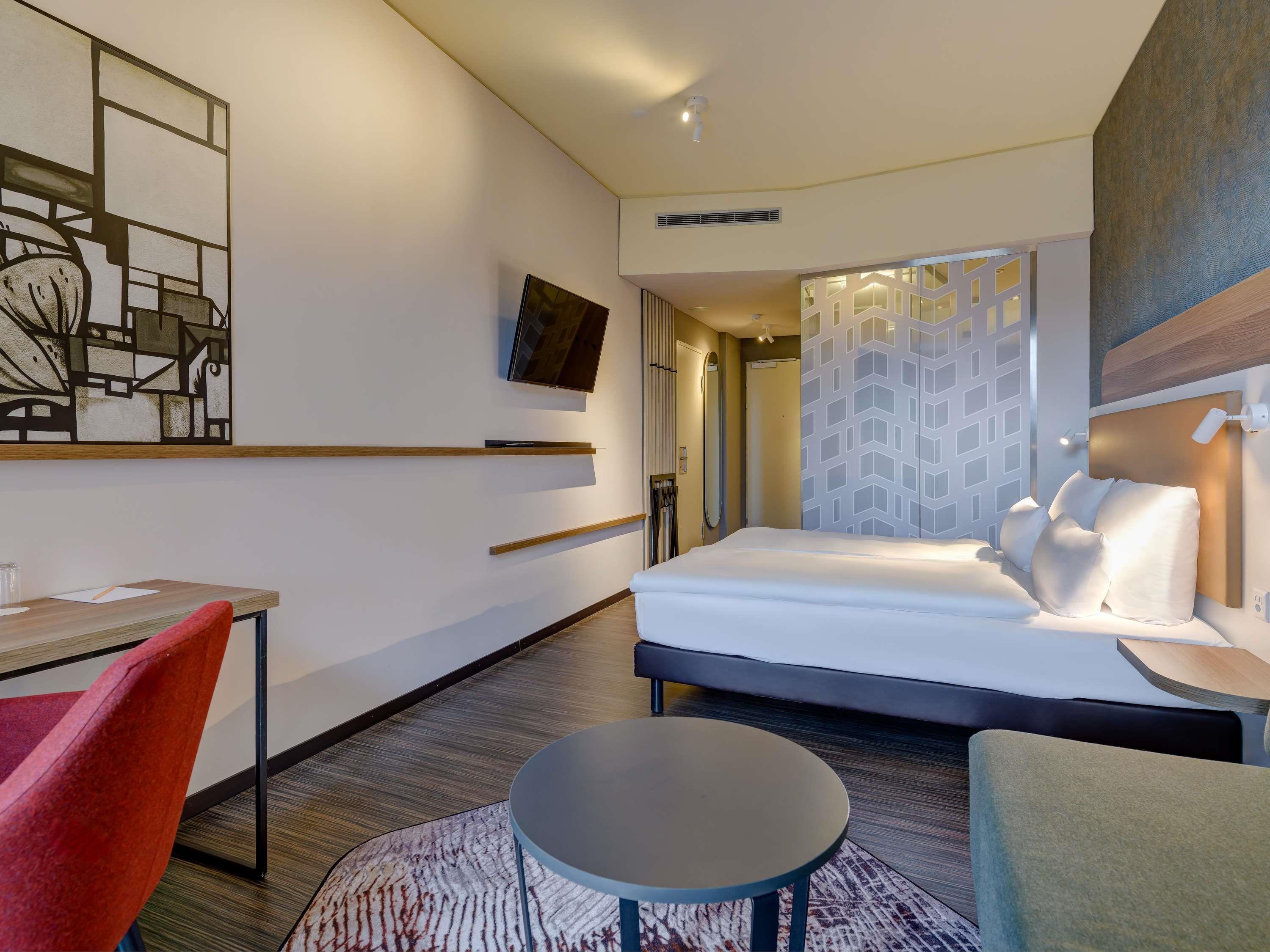 Mercure Zurich City - Tap to explore photos