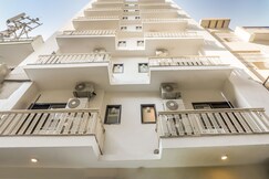 Super Collection O Le Noida Hotel Near Sector 76 Metro Station