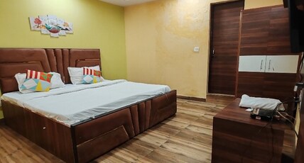 HOTEL METRO PARK Room Type - Deluxe room