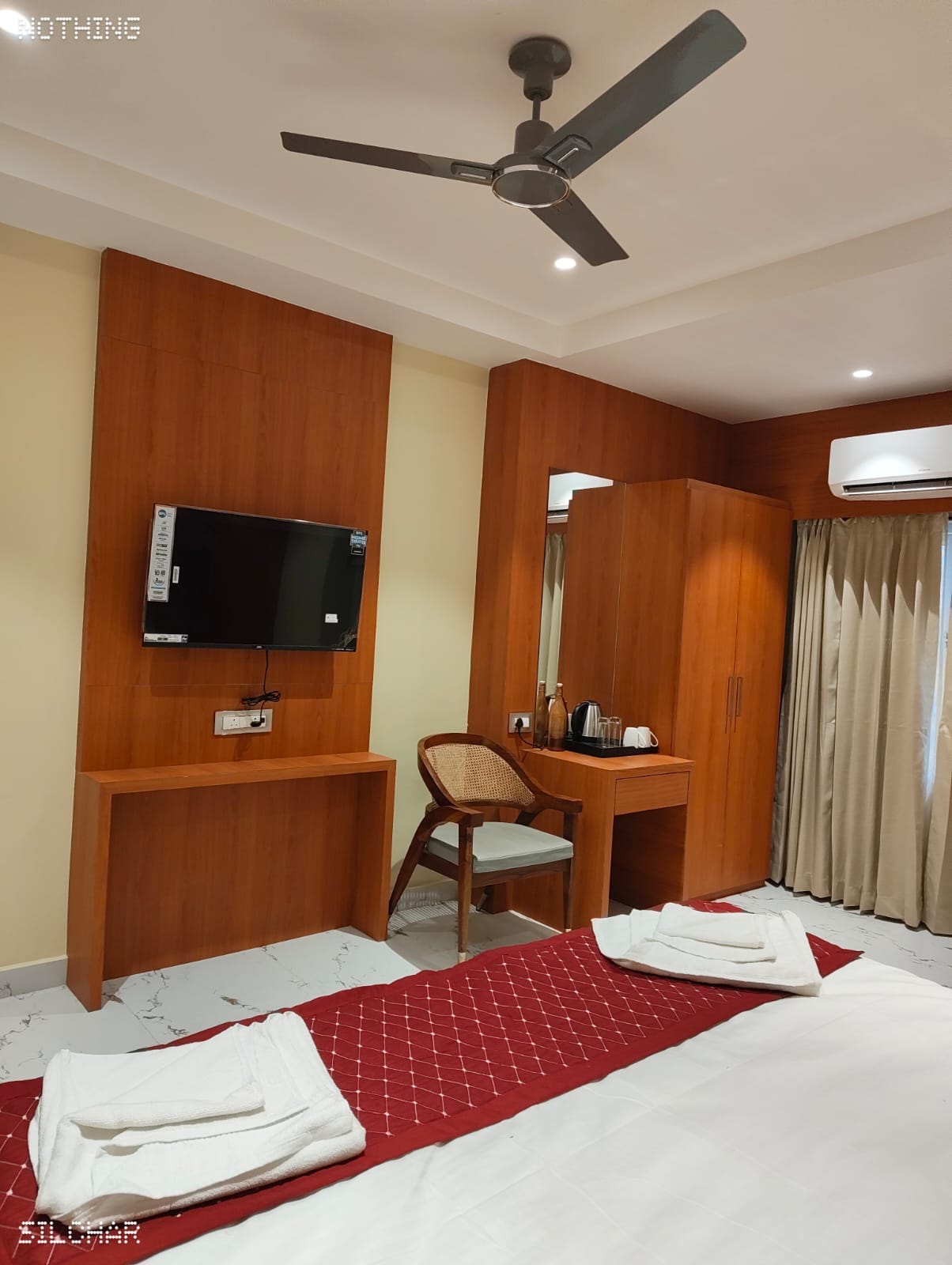 Hotel Luxuria Grand - Tap to explore photos