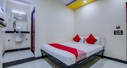 Hotel Spar Grand Room Type - Deluxe Room - Queen Bed
