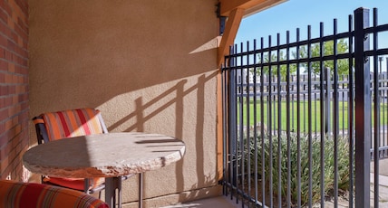 Hilton Garden Inn Yuma Pivot Point Room Type - KING ROOM WITH PATIO