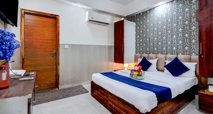 Restin Hotels Near Botanical Garden Room Type - Deluxe Room