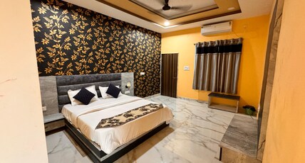 Aaradhy Guest House (Front Gangrel Dam Main Gate) Room Type - Super Deluxe with Bathtub