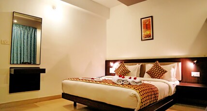 Narayans Leela In By SGOH Room Type - Deluxe Non AC Room