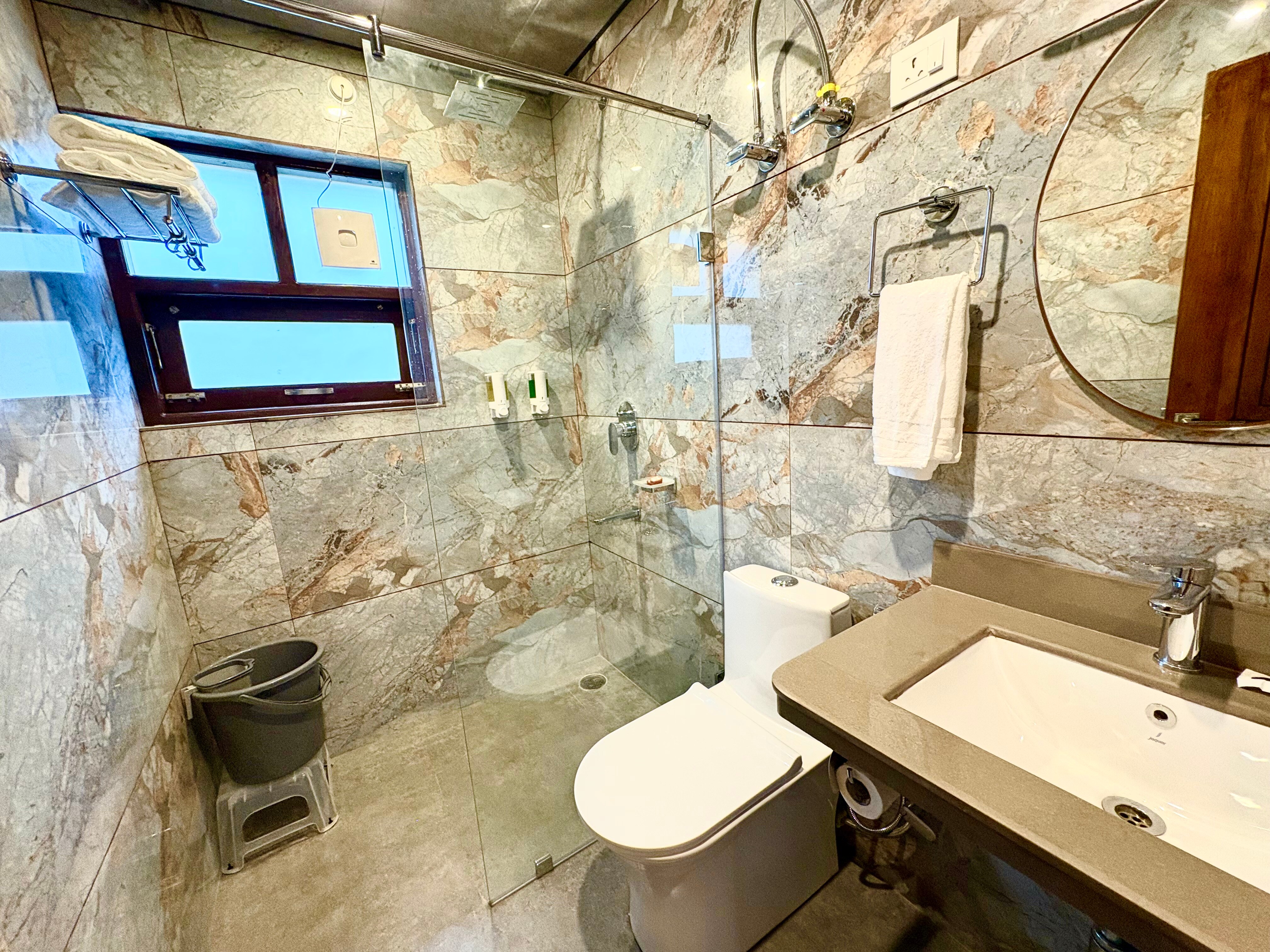 Orophiles Retreat Homestay - Tap to explore photos