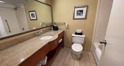 Best Western Plus Waterville Grand Hotel Room Type - Accessible - 2 Double, Mobility Accessible, Communication Assistance, Bathtub, Non-Smoking, Full Bre Best Western Plus Waterville Grand Hotel Room Type - Accessible - 2 Double, Mobility Accessible, Communication Assistance, Bathtub, Non-Smoking, Full Bre