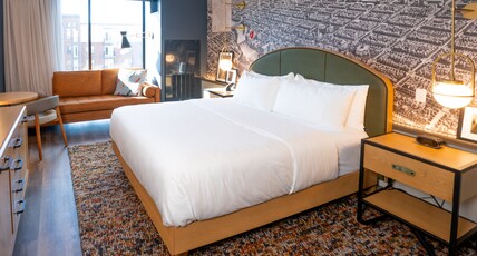 Hotel Indigo COLUMBUS AT RIVERFRONT PLACE Room Type - Standard Room