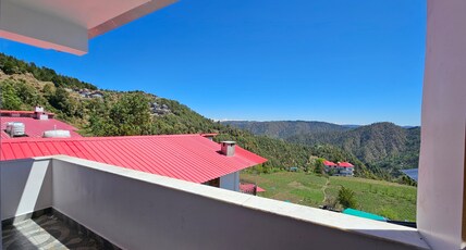 Lushtree backpackers Room Type - Deluxe Double Room With Balcony