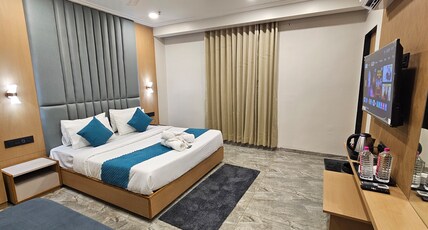 Hotel Earth Orbit Room Type - super deluxe room
