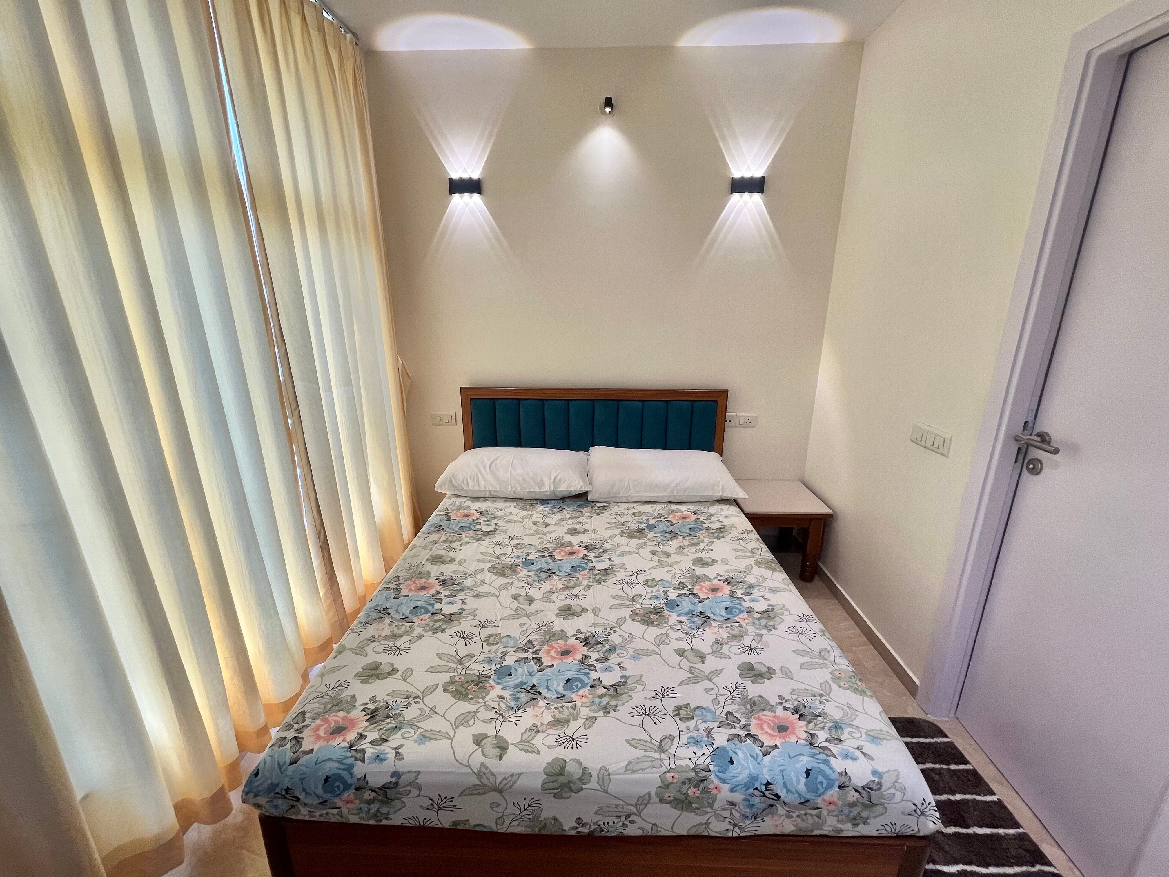 Serene LakeView Studio Apartment @Hiranandani Estate Thane - Tap to explore photos