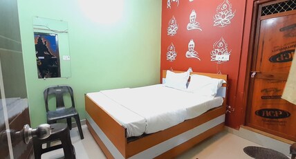 Shiv Niketan Guest House 200 Mtr From Sri Ram Mandir Room Type - Double Room AC